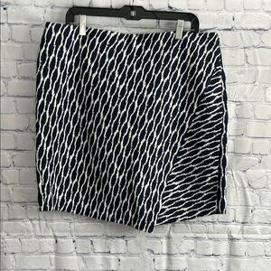 LOFT Navy and White Patterned Skirt Womans Size 16‎
